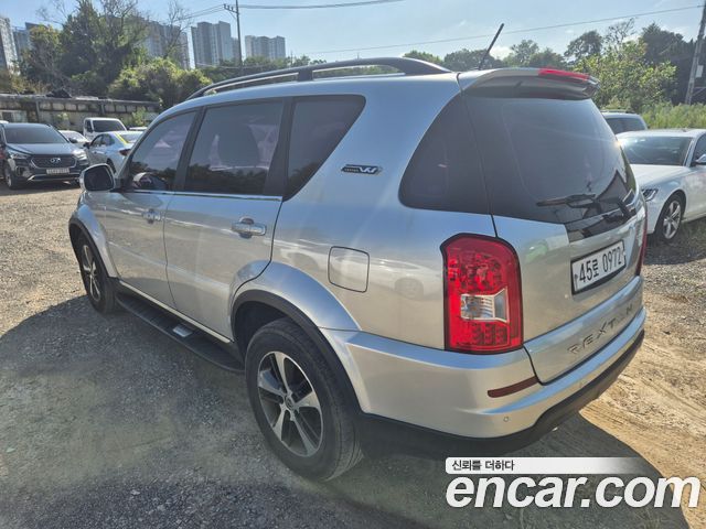 Ssangyong Rexton 2.0 4WD RX7 Luxury — пробег 201 000 км — фото 3 из 5