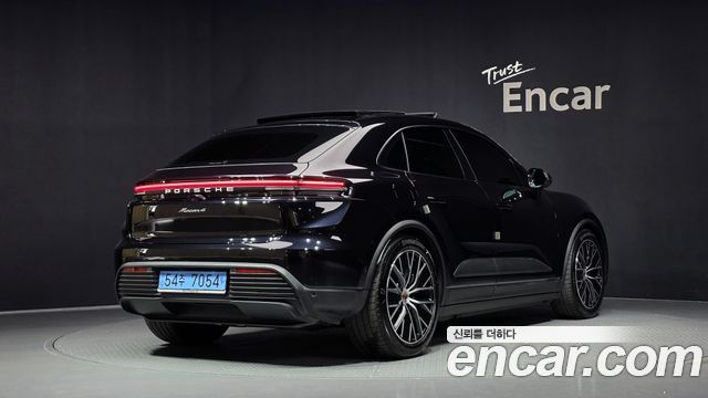 Porsche Macan Base 4 — пробег 11 835 км — фото 2 из 5