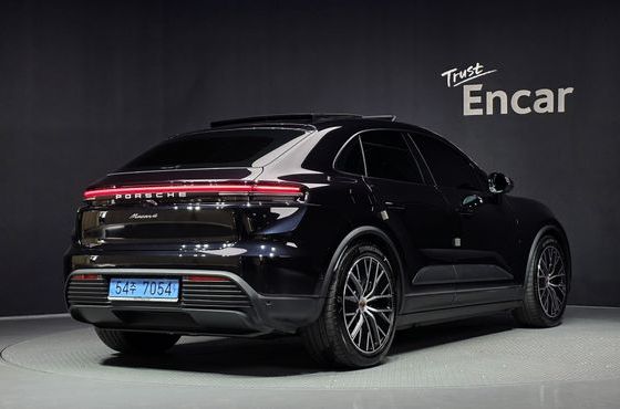Porsche Macan Base 4 — пробег 11 835 км — фото 2 из 5