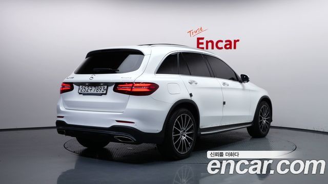 Mercedes-Benz GLC-Class GLC300 4MATIC AMG Line — пробег 84 368 км — фото 2 из 5