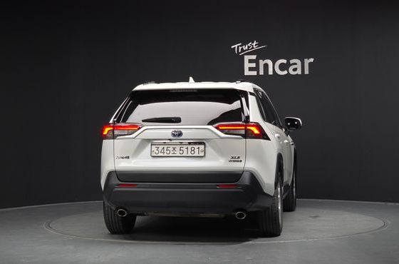 Toyota RAV4 2.5 2WD Hybrid — пробег 84 423 км — фото 4 из 5