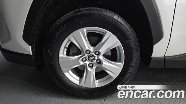 Toyota RAV4 2.5 2WD Hybrid — пробег 84 423 км — фото 5 из 5