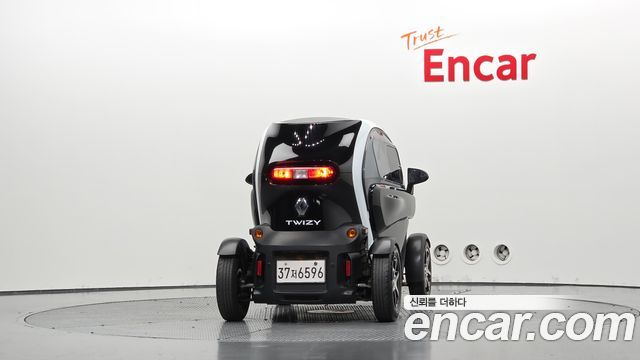 Renault (Samsung) Twizy Intens(2-seater) — пробег 16 205 км — фото 4 из 5