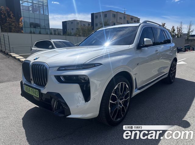 BMW X7 xDrive 40i M Sport 7STR — пробег 4 851 км — фото 1 из 5