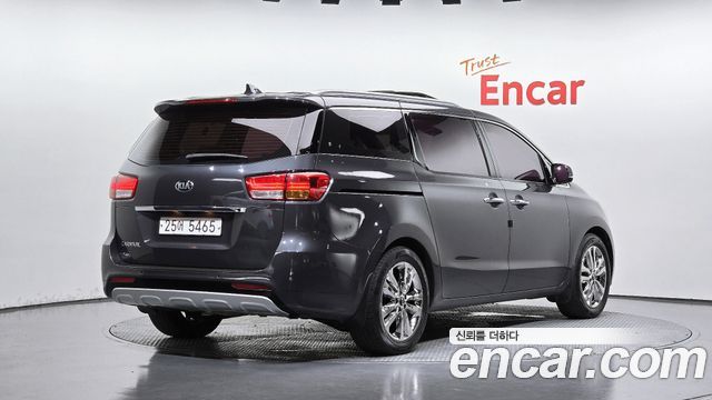 Kia Carnival из Кореи Encar