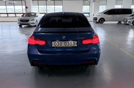 BMW 3-Series 320i M Sport — пробег 115 000 км — фото 2 из 5