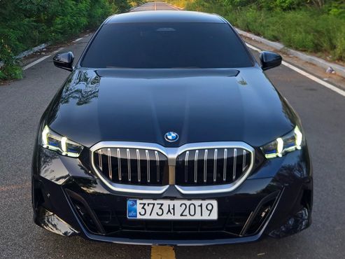 BMW 5-Series 530i xDrive M Sport — пробег 7 000 км — фото 1 из 5