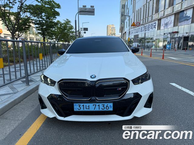 BMW i5 M60 xDrive — пробег 27 500 км — фото 1 из 5