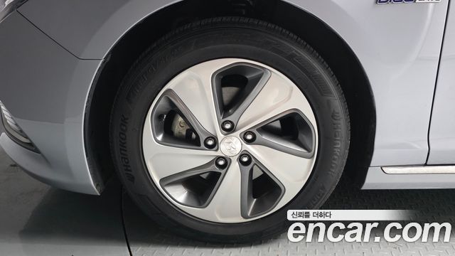 Hyundai Sonata 2.0 HEV Premium — пробег 175 237 км — фото 5 из 5