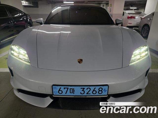 Porsche Taycan Base 4 — пробег 3 180 км — фото 3 из 5