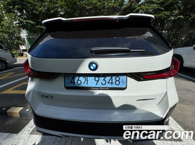 BMW iX1 eDrive 20 M Sport — пробег 399 км — фото 4 из 5