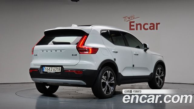Volvo XC40 B4 Inscription — пробег 74 188 км — фото 2 из 5