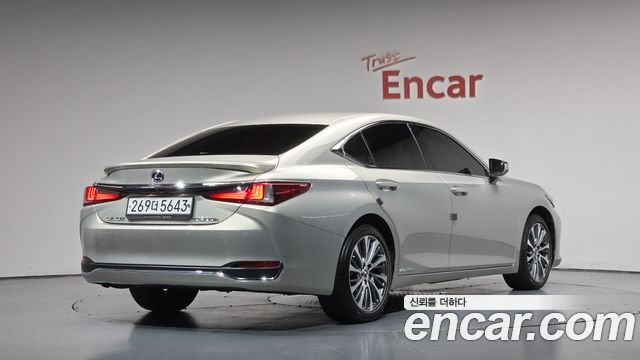 Lexus ES Luxury — пробег 40 656 км — фото 2 из 5