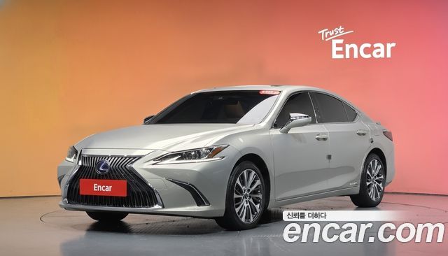 Lexus ES Luxury — пробег 40 656 км — фото 1 из 5