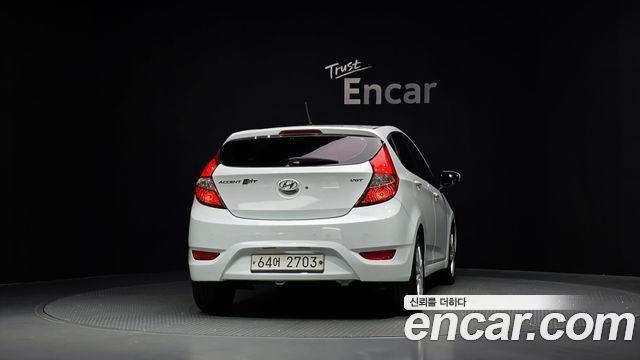 Hyundai Accent Diesel WIT 1.6 VGT Premier — пробег 167 320 км — фото 4 из 5