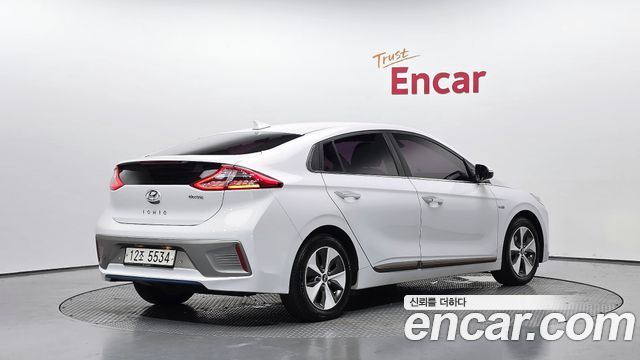 Hyundai Ioniq из Кореи Encar