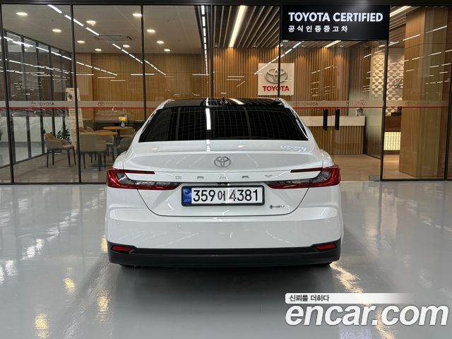 Toyota Camry 2.5 XLE Premium Hybrid — пробег 9 178 км — фото 4 из 5