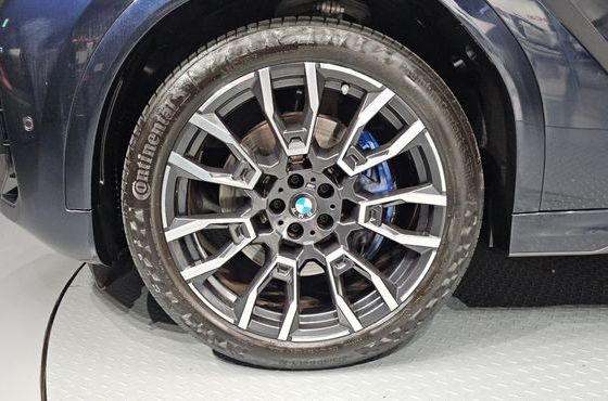 BMW X6 xDrive40i M Sport — пробег 5 049 км — фото 5 из 5
