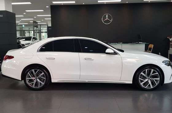 Mercedes-Benz E-Class E220d 4MATIC Exclusive — пробег 23 596 км — фото 4 из 5