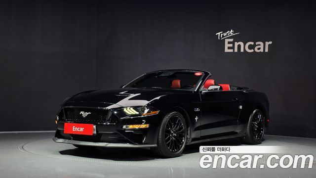 Ford Mustang GT Convertible — пробег 68 303 км — фото 1 из 5