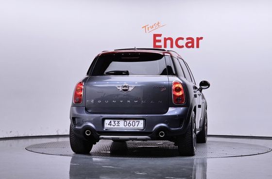 Mini Countryman ALL4 Park Lane 1st — пробег 99 910 км — фото 4 из 5