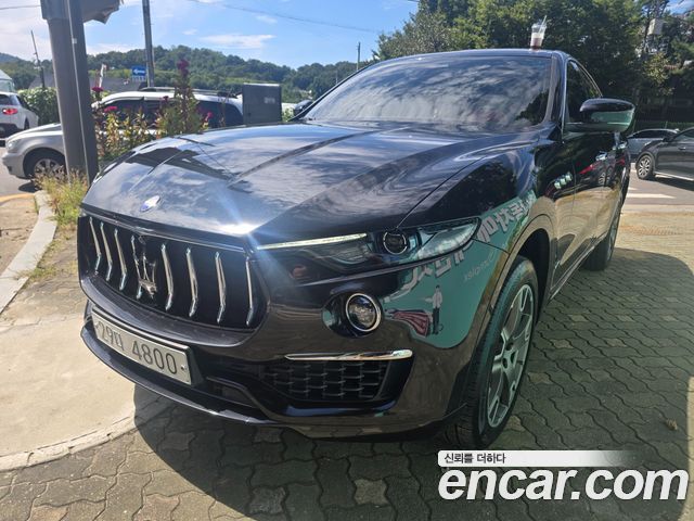 Maserati Levante из Кореи Encar