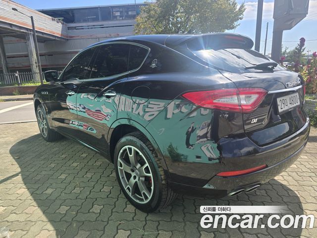 Maserati Levante из Кореи Encar