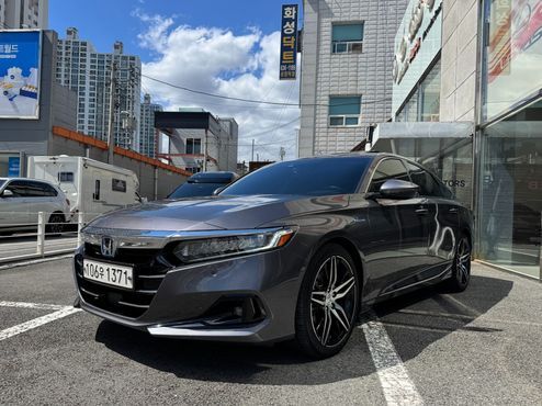 Honda Accord 2.0 Hybrid Touring — пробег 87 660 км — фото 1 из 5
