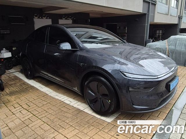 Tesla Model Y RWD — пробег 1 658 км — фото 3 из 5
