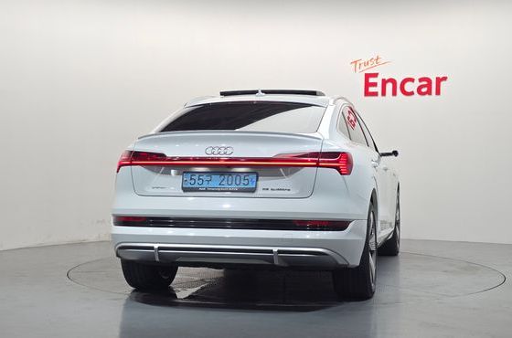 Audi e-tron 55 Quattro Sportback — пробег 98 123 км — фото 4 из 5