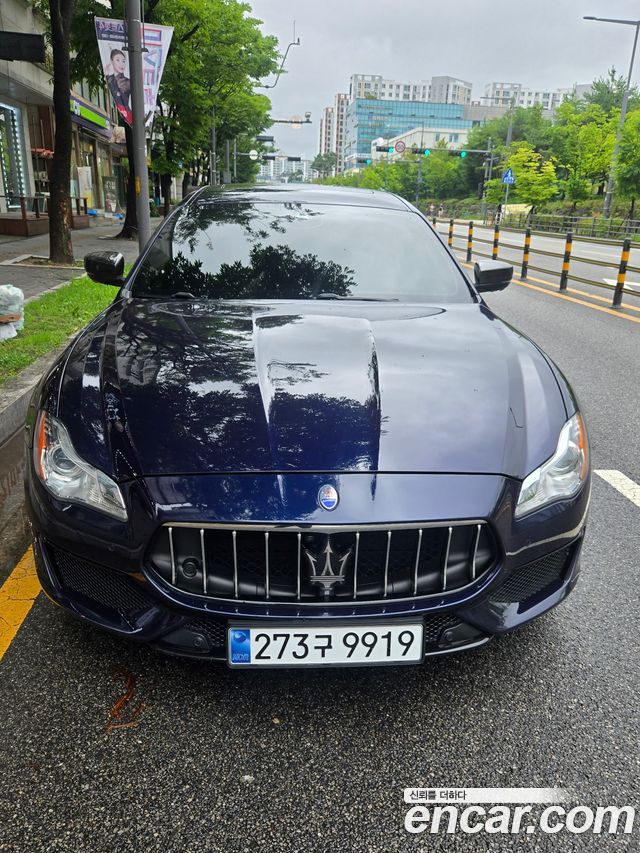 Maserati Quattroporte GTS 3.8 V8 — пробег 75 000 км — фото 3 из 5