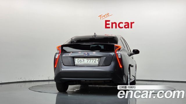 Toyota Prius из Кореи Encar