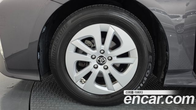 Toyota Prius из Кореи Encar