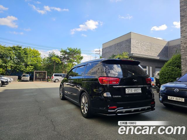 Kia Carnival из Кореи Encar