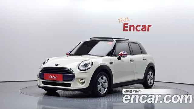 Mini Cooper 5Door Mid 3rd — пробег 55 636 км — фото 1 из 5