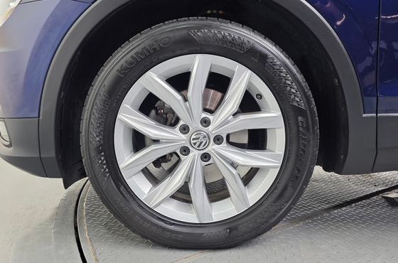 Volkswagen Tiguan 2.0 TDI Premium — пробег 123 931 км — фото 5 из 5
