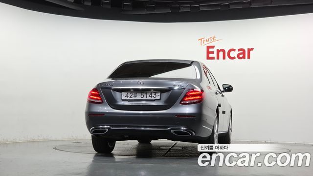 Mercedes-Benz E-Class из Кореи Encar