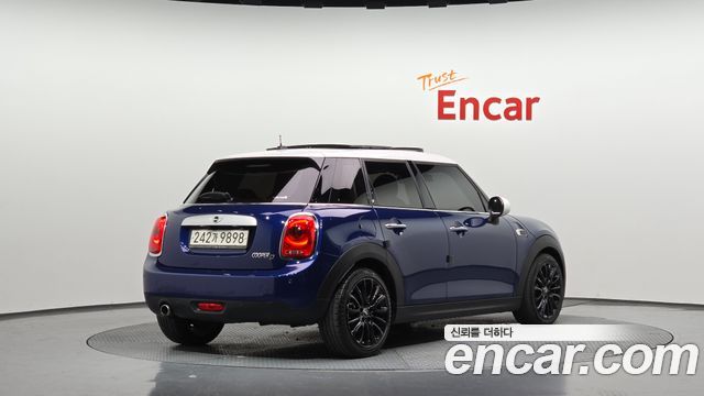 Mini Cooper 5Door Mid 3rd — пробег 115 912 км — фото 2 из 5