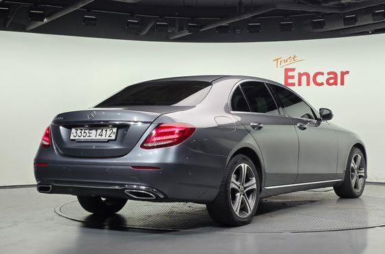 Mercedes-Benz E-Class E220d Avantgarde — пробег 150 379 км — фото 2 из 5
