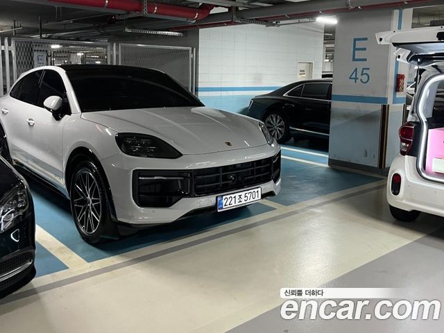 Porsche Cayenne 4.0 GTS Coupe — пробег 5 500 км — фото 3 из 5