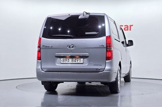 Hyundai Starex 5-Seater VAN CVX Luxury — пробег 180 042 км — фото 4 из 5