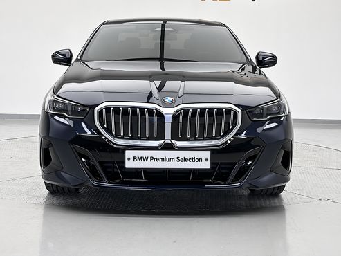 BMW 5-Series 520i M Sport — пробег 6 568 км — фото 3 из 5