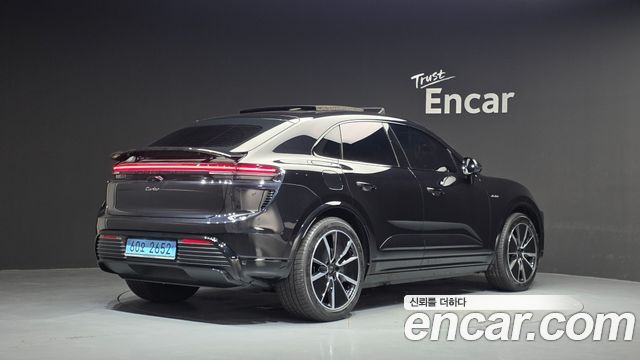 Porsche Macan Turbo — пробег 2 614 км — фото 2 из 5