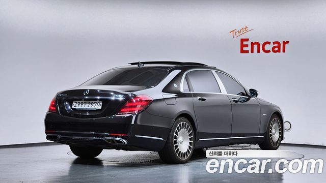 Mercedes-Benz S-Class Maybach S560 4MATIC — пробег 175 978 км — фото 2 из 5