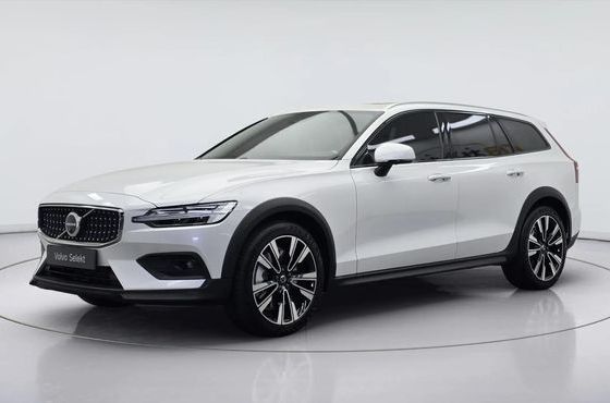 Volvo V60 B5 Ultra AWD — пробег 10 773 км — фото 1 из 5