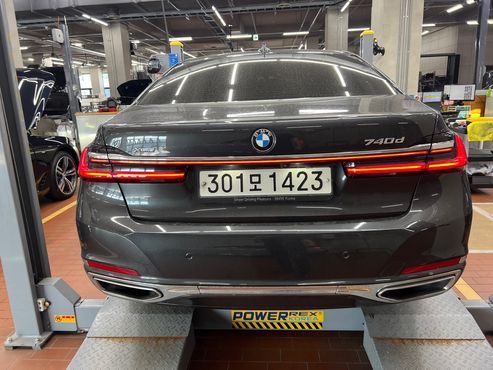 BMW 7-Series 740d xDrive Design Pure Excellence — пробег 63 800 км — фото 3 из 3
