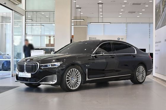 BMW 7-Series 745Le iPerformance Design Pure Excellence — пробег 30 070 км — фото 1 из 5