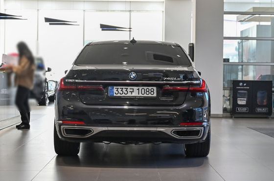 BMW 7-Series 745Le iPerformance Design Pure Excellence — пробег 30 070 км — фото 4 из 5