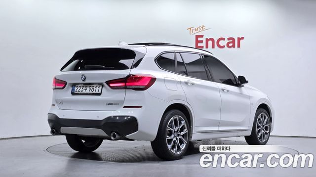 BMW X1 xDrive 20i M Sport — пробег 33 635 км — фото 2 из 5