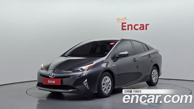 Toyota Prius 1.8 E — пробег 92 910 км — фото 1 из 5